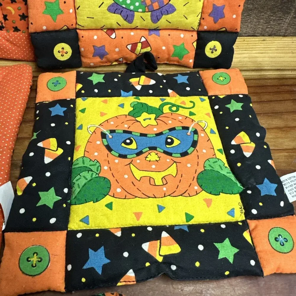 Vintage 1980s Halloween Themed Pot Holder Ghosts Jack-O-Lanterns Bats Set Of 5